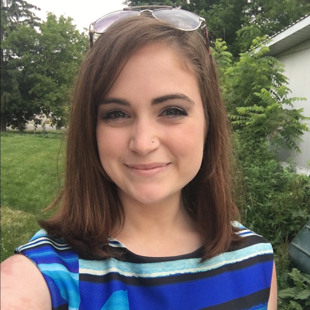 Meet your Posher, Emily